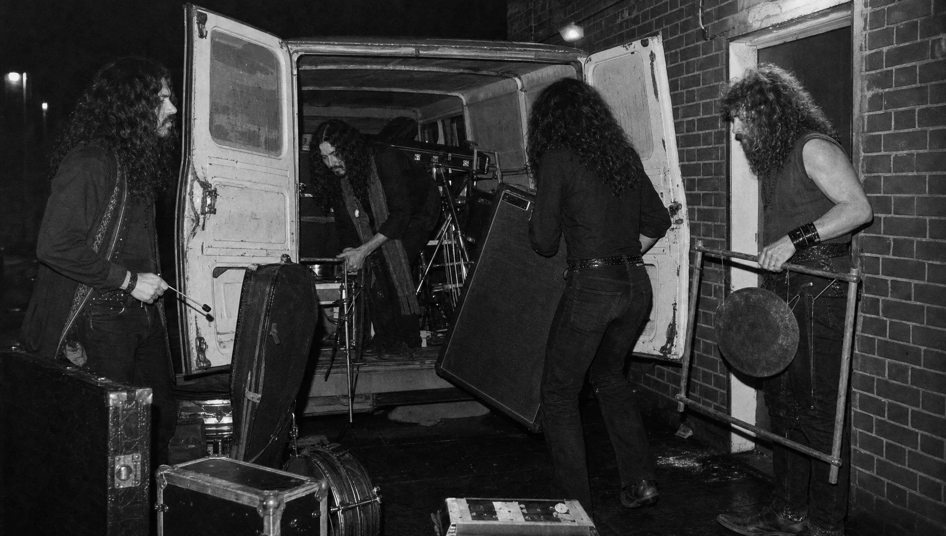 Load-out after a Humble Wizard performance, 1978